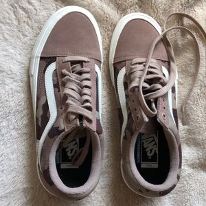 brand new camo vans